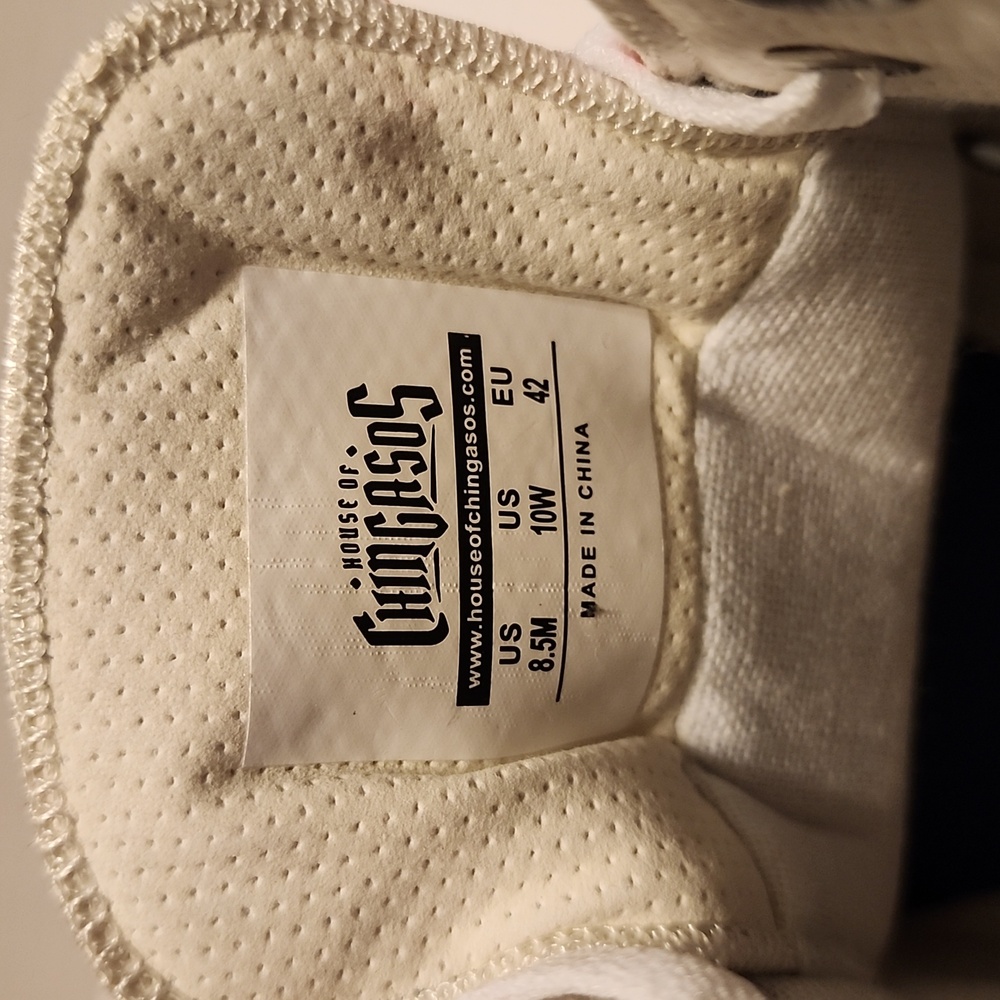 Shoes - Picture 4 of 4